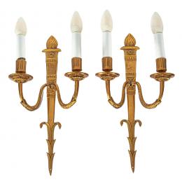 541   -  <p><span class="object_title">Pareja de apliques de pared estilo Imperio en metal dorado con portaluces de vela, s.XX. </span>.<br></p>