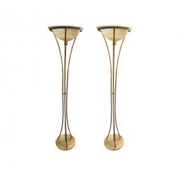606   -  <p><span class="object_title">La Murrina. Pareja de lámparas de pie en latón dorado con decoración en espiral y pantallas en vidrio soplado de Murano, c.1970. </span>.<br></p>
