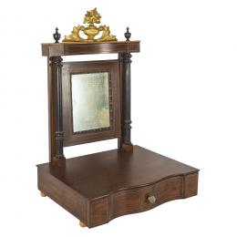 618   -  <p><span class="object_title">Tocador isabelino de sobremesa en madera de nogal y chicaranda con fileteados en zinc y remate vegetal en madera dorada, tercer cuarto del s.XIX. </span>.<br></p>