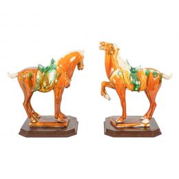 524   -  <p><span class="object_title">Pareja de caballos estilo Tang en cerámica esmaltada y vidriada. China, s.XX. </span>.<br></p>