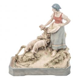 605   -  <p><span class="object_title">Campesina con ovejas. Centro en porcelana Royal Dux. Copenhaguen, ppios. del s.XX. </span>.<br></p>