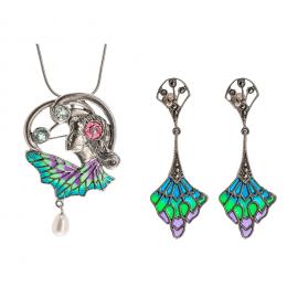 147   -  <p><span class="object_title">Broche-colgante estilo modernista diseño perfil femenino y pendientes en plata y esmalte tipo plique-à-jour con perla, símiles de aguamarina y marquesitas. 5,5 cm. </span></p>