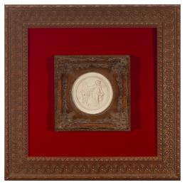 604   -  <p><span class="object_title">Tondo con relieve en marmolina representando una vestal realizando un sacrificio ritual, s.XX. </span>.<br></p>