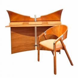 782   -  <p><span class="object_title">Jaume Tresserra Clapés (Barcelona, 1943) <br/>Mueble recibidor "Butterfly" y silla "Spinnacker". </span>.<br></p>