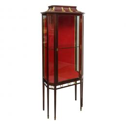 637   -  <p><span class="object_title">Vitrina Noucentista en madera teñida, primer tercio del s.XX. </span>.<br></p>