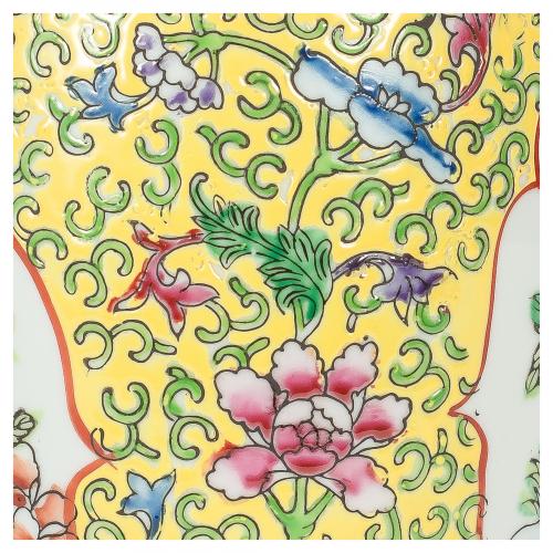 Pareja de jarrones en porcelana Familia Amarilla con decora