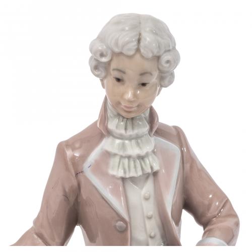 Niño Joyero. Figura en porcelana de Lladró. España, 1970-19