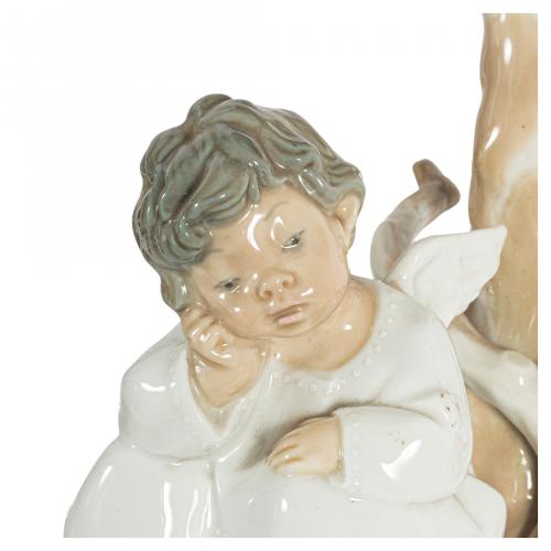Lámpara "Ángel pensando" en porcelana Lladró. España, 1969-