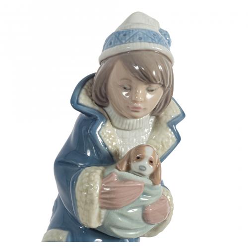Niño Viernes. Figura en porcelana Lladró. España, 1993-1997.
