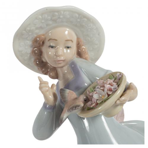 Admirando. Figura en porcelana Lladró. España, 1998-2000. 