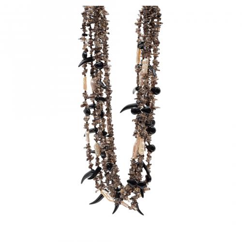 Collar de seis tiras de topacio fumé, cuentas de ónix y per