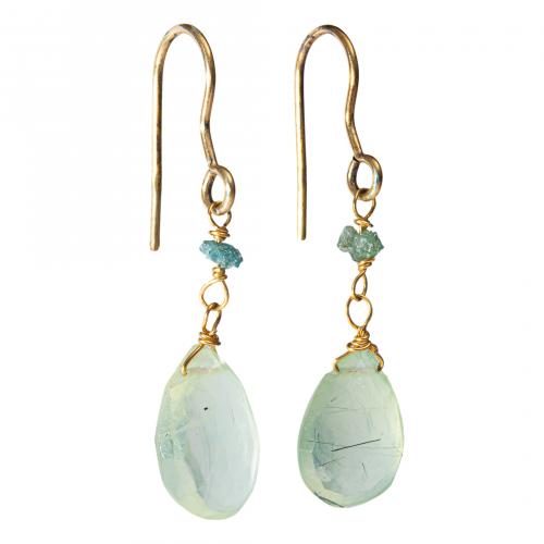 Lote de colgante y pendientes en plata dorada con peridotos