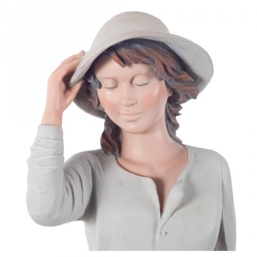 Mujer con sombrero. Figura en cerámica Elisa, fles. del s.X