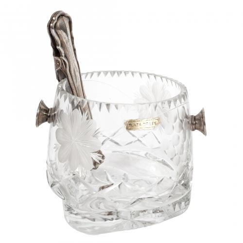 Juego de cubitera con pinzas y seis vasos de whisky en plat
