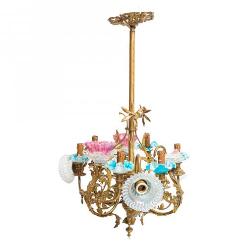 Lámpara de techo de doce luces en metal dorado con decoraci