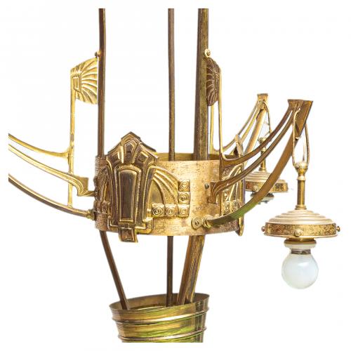 Lámpara de techo modernista de cuatro luces en latón dorado