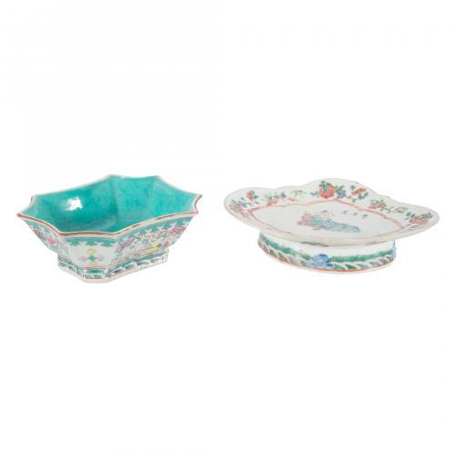 Lote de dos fuentes en porcelana, una de Compañia de Indias