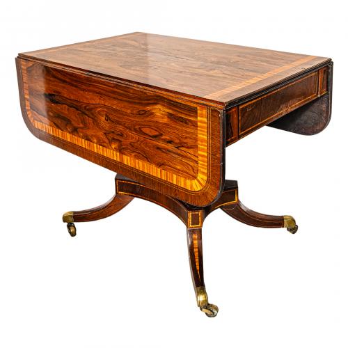 Mesa Regency en madera de olivo y cedro. Inglaterra, ppios.