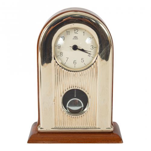 Lote de reloj de sobremesa, jarrón con rosa y juego de seis