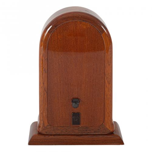 Lote de reloj de sobremesa, jarrón con rosa y juego de seis