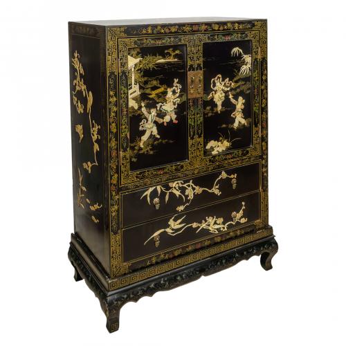Aparador oriental en madera lacada en negro con decoración 