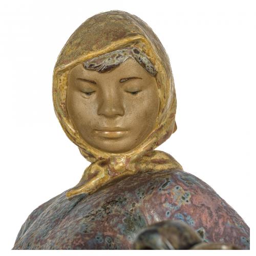 Aldeana gallarda. Figura en gres de Lladró. España, 1973-19