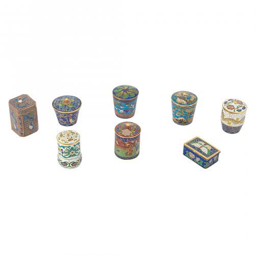 Lote de seis tibores y dos cajitas en metal esmaltado clois