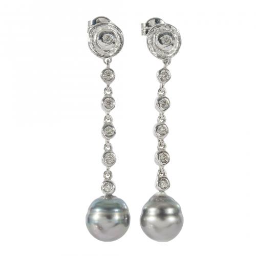 Pendientes largos en oro blanco con cadena de diamantes tal