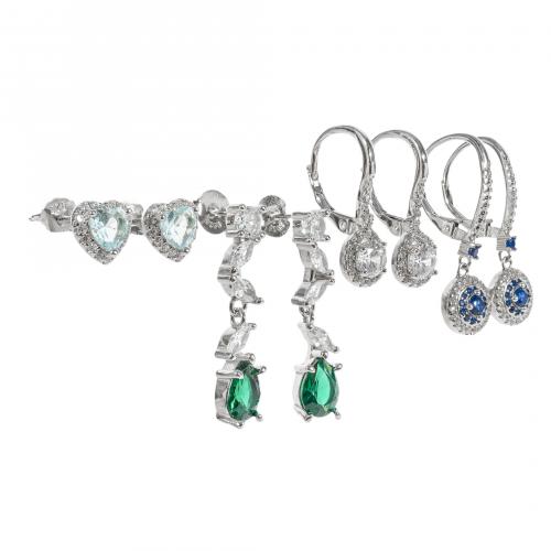Lote de cuatro pares de pendientes en plata con símiles de 