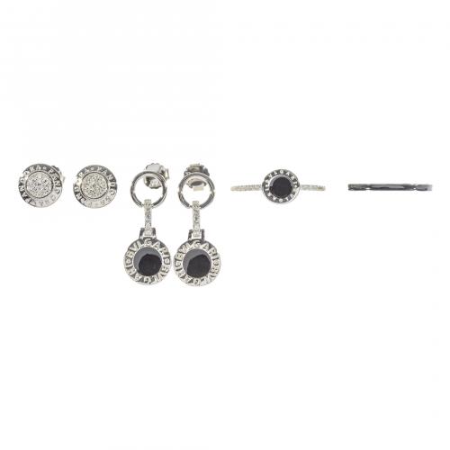 Pareja de sortijas y pareja de pendientes estilo Bvlgari en