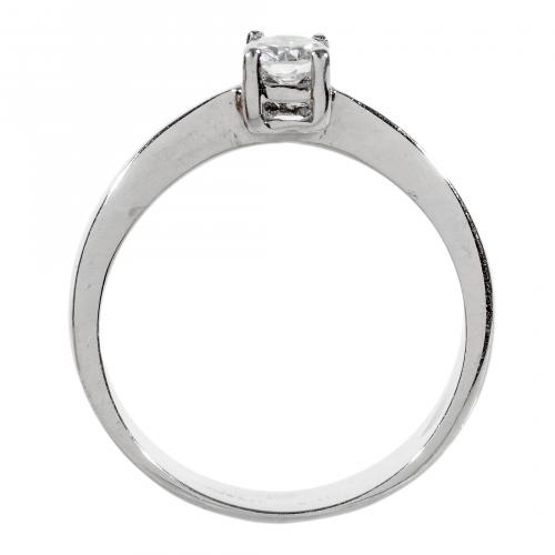 Sortija solitario en oro blanco con diamante talla brillant