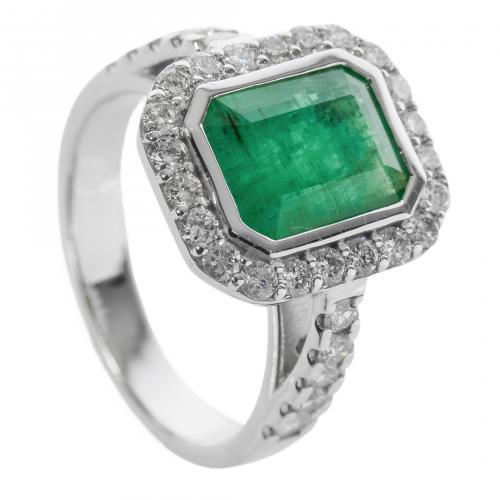 Sortija en oro blanco con esmeralda talla octogonal, 2,95 c