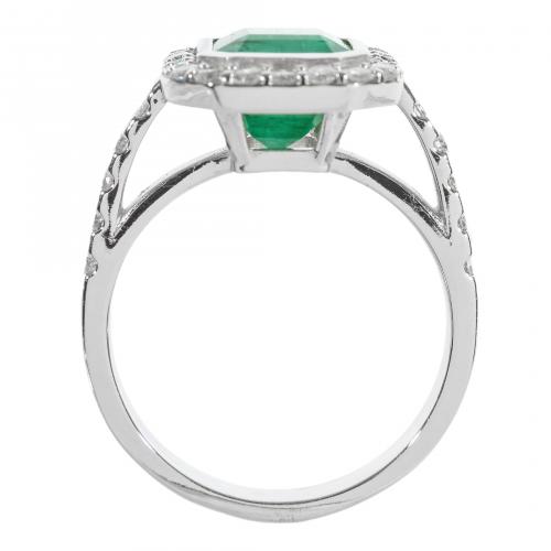 Sortija en oro blanco con esmeralda talla octogonal, 2,95 c