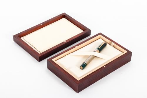 Pluma estilográfica Montegrappa "Kazan", 2011. 